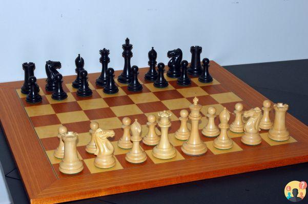 ¿Cómo se colocan las piezas de ajedrez?
