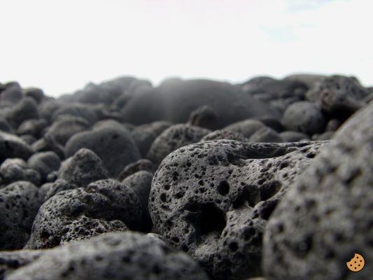 ¿Cómo se limpia la piedra de lava?