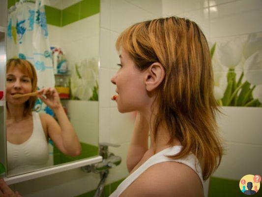 ¿Qué significa soñar con cepillarse los dientes?
