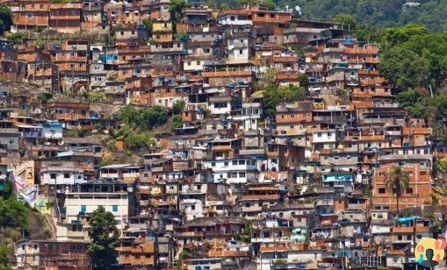 ¿Cuántas personas viven en las favelas?