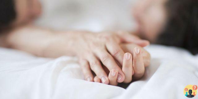 ¿Dormir con las manos entrelazadas?