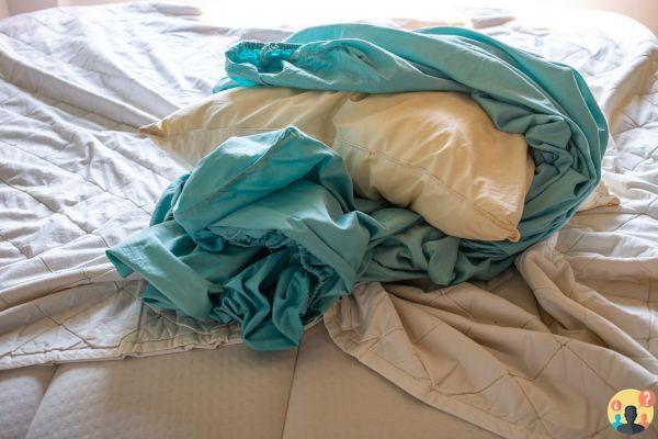 ¿Cómo blanquear sábanas de lino amarillentas?