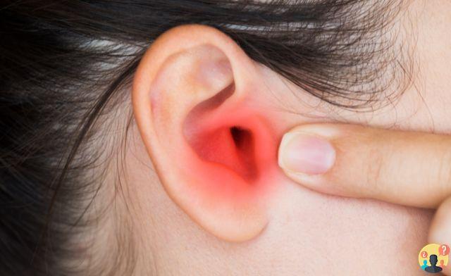 ¿Sale líquido del oído?