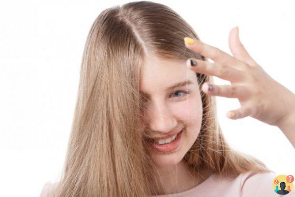 ¿Cómo quitar la electricidad del cabello seco?