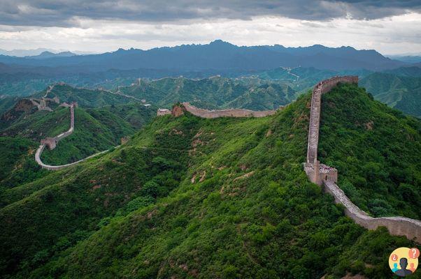 ¿Cuánto mide la Muralla China en km?