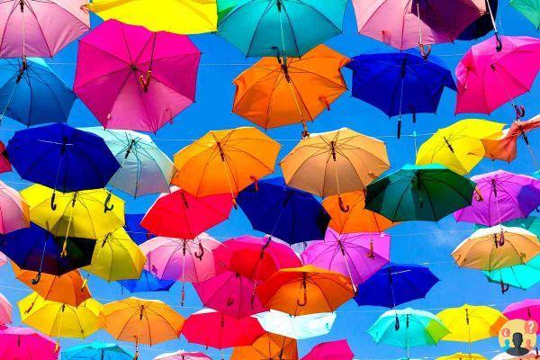 ¿Qué significa soñar con paraguas abiertos?
