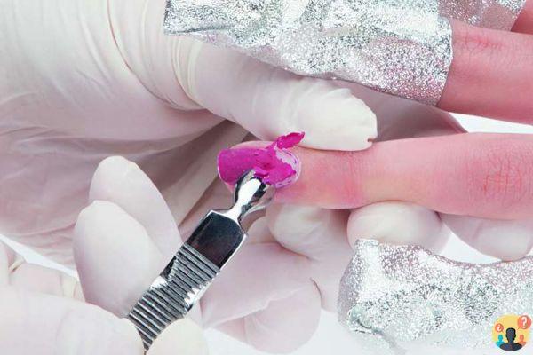 ¿Cómo es quitar el esmalte de uñas semipermanente?
