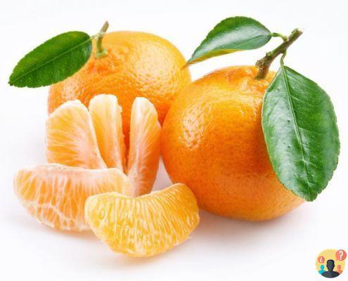 ¿Cuántas calorías tienen 100 gramos de mandarinas?