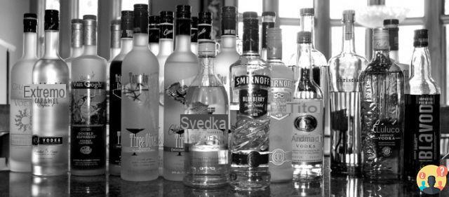 ¿El vodka es un destilado obtenido de la fermentación de qué elementos?