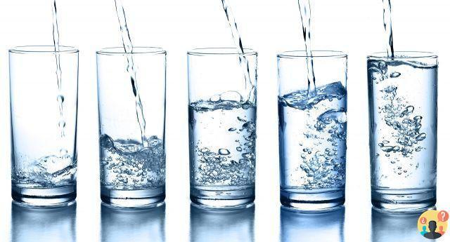 ¿Cuántos kilos pierdes bebiendo agua?