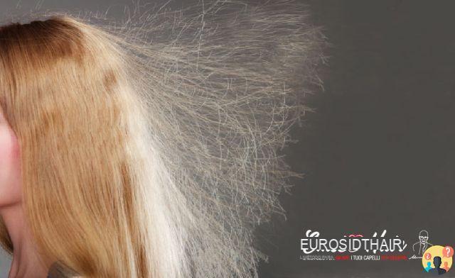 ¿Por qué se electrifica el cabello?