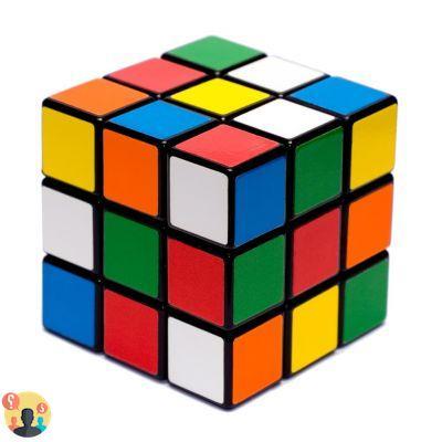 ¿De cuántos cubos consta el cubo de rubik?