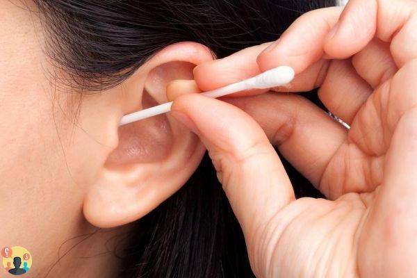 ¿Cómo descorchar el oído de la cera del oído?