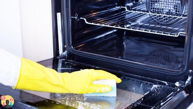 ¿Cómo limpiar el horno incrustado con vinagre y bicarbonato de sodio?