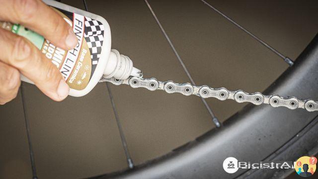 ¿Con qué frecuencia se debe lubricar la cadena de la bicicleta?