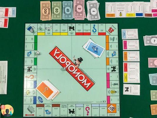 ¿Cuánto dinero se dividen en monopolios?