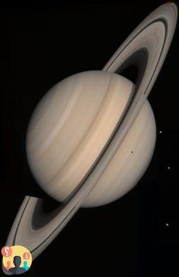¿Cuál es el color de Saturno?