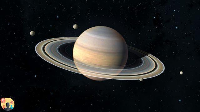 ¿Cuántas lunas tiene Saturno?